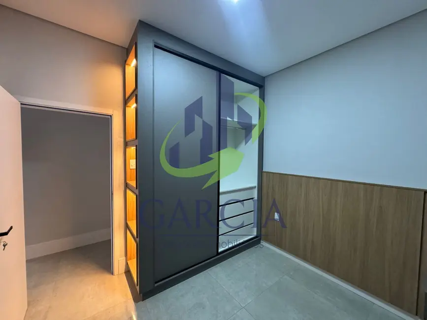 Foto 8 de Casa com 3 quartos à venda, 225m2 em Estiva Gerbi - SP