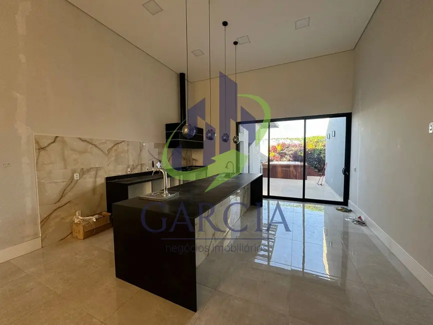 Foto 2 de Casa com 3 quartos à venda, 225m2 em Estiva Gerbi - SP