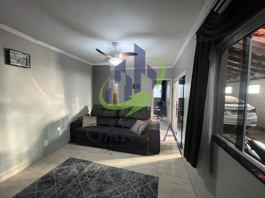 Casa com 3 quartos à venda e para alugar, 180m2 em Jardim Igaçaba, Mogi Guacu - SP - imagem 5 Foto 5 de Casa com 3 quartos à venda e para alugar, 180m2 em Jardim Igaçaba, Mogi Guacu - SP