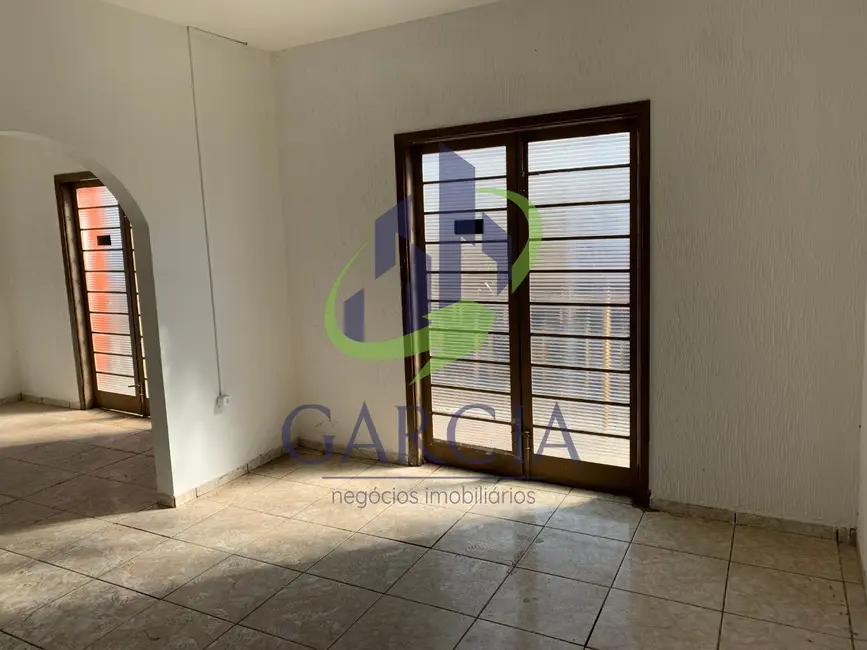 Foto 1 de Casa com 4 quartos para alugar, 250m2 em Centro, Mogi Guacu - SP