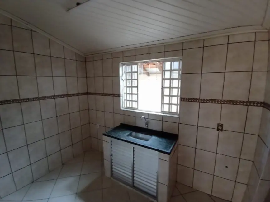 Casa com 2 quartos para alugar, 65m2 em Centro, Mogi Mirim - SP - imagem 9 Foto 9 de Casa com 2 quartos para alugar, 65m2 em Centro, Mogi Mirim - SP