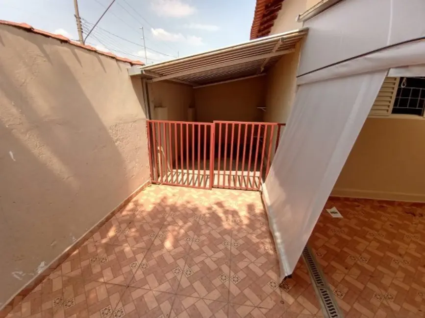 Casa com 2 quartos para alugar, 65m2 em Centro, Mogi Mirim - SP - imagem 3 Foto 3 de Casa com 2 quartos para alugar, 65m2 em Centro, Mogi Mirim - SP