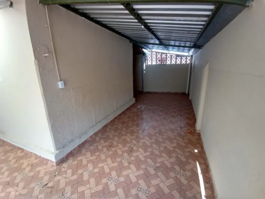 Casa com 2 quartos para alugar, 65m2 em Centro, Mogi Mirim - SP - imagem 6 Foto 6 de Casa com 2 quartos para alugar, 65m2 em Centro, Mogi Mirim - SP
