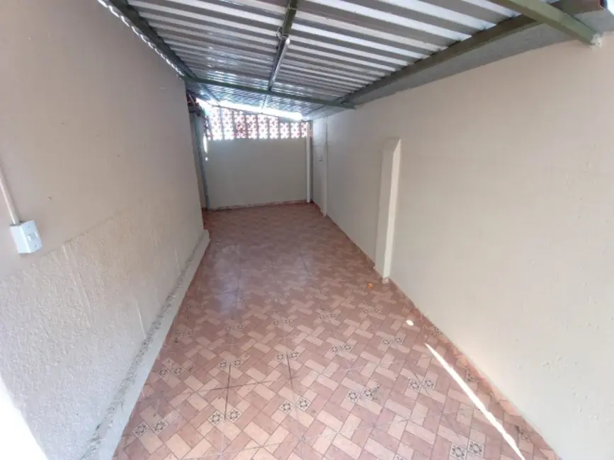 Casa com 2 quartos para alugar, 65m2 em Centro, Mogi Mirim - SP - imagem 8 Foto 8 de Casa com 2 quartos para alugar, 65m2 em Centro, Mogi Mirim - SP