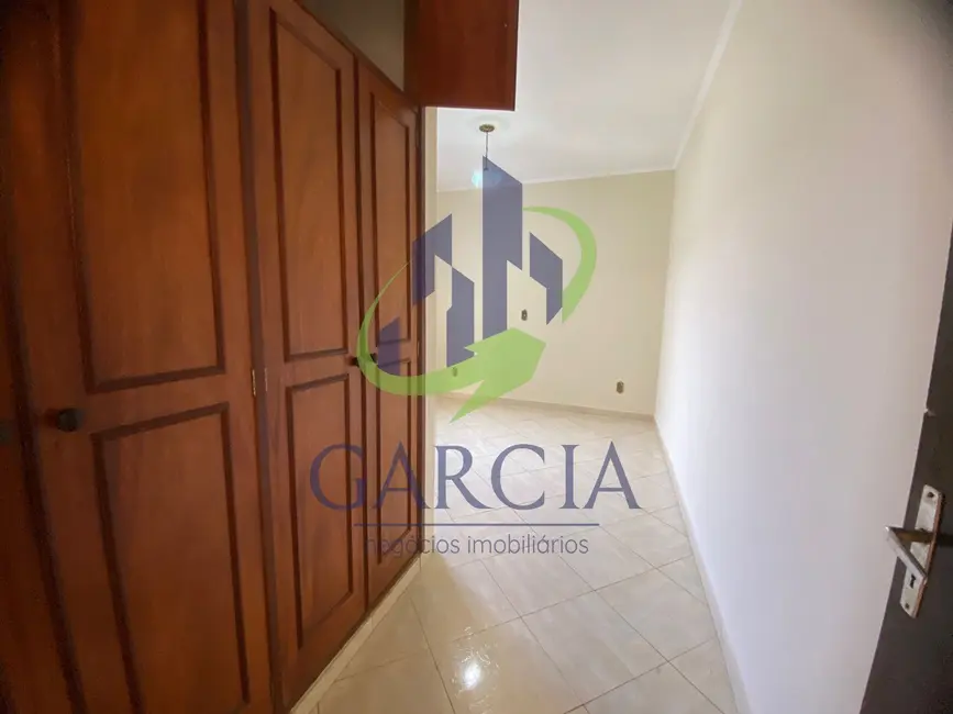 Apartamento com 3 quartos para alugar, 350m2 em Centro, Mogi Guacu - SP - imagem 8 Foto 8 de Apartamento com 3 quartos para alugar, 350m2 em Centro, Mogi Guacu - SP