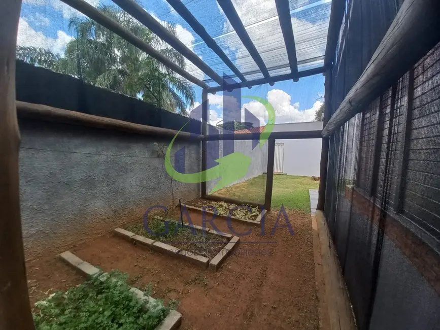 Foto 2 de Chácara com 4 quartos à venda, 300m2 em Chácara Ipê, Mogi Mirim - SP