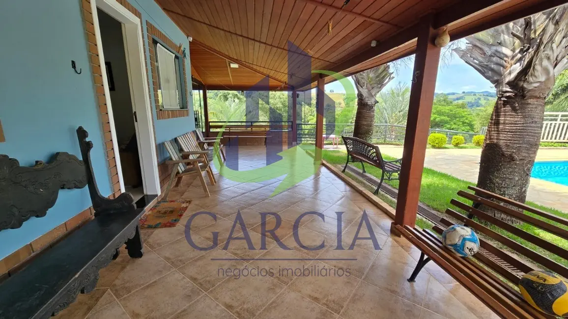 Chácara com 4 quartos à venda, 200m2 em Monte Siao - MG - imagem 8 Foto 8 de Chácara com 4 quartos à venda, 200m2 em Monte Siao - MG