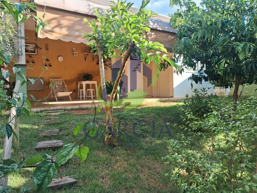 Foto 1 de Casa com 3 quartos para alugar, 192m2 em Jardim Patrícia, Mogi Mirim - SP