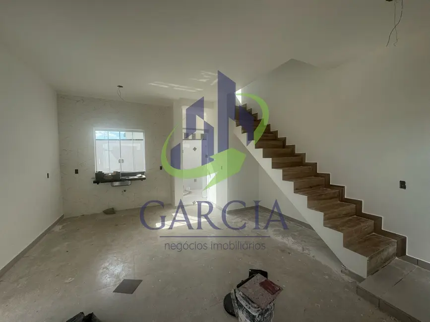 Foto 1 de Casa com 2 quartos para alugar, 50m2 em Jardim Veneza, Mogi Guacu - SP
