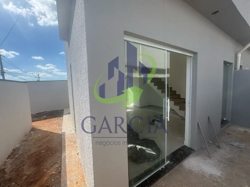Foto 2 de Casa com 2 quartos para alugar, 50m2 em Jardim Veneza, Mogi Guacu - SP