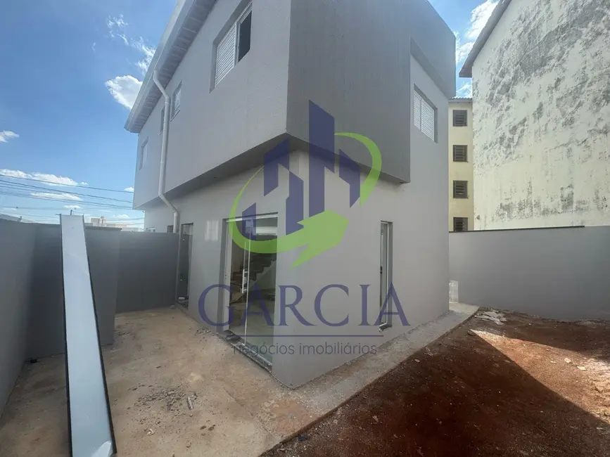 Foto 2 de Casa com 2 quartos para alugar, 50m2 em Jardim Veneza, Mogi Guacu - SP