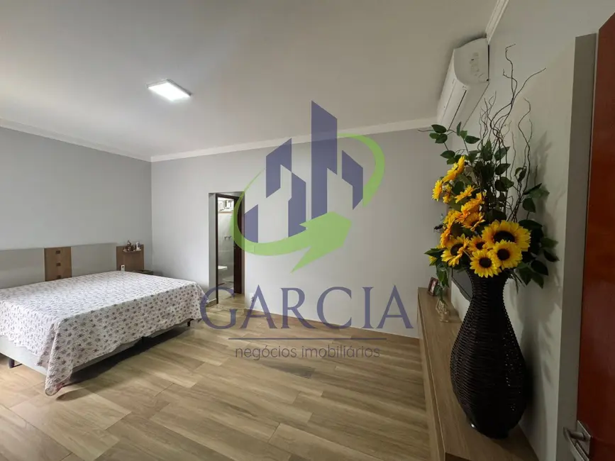 Foto 7 de Casa com 3 quartos à venda, 220m2 em Estiva Gerbi - SP