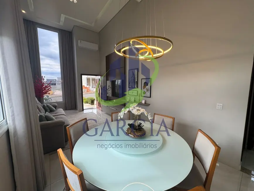 Foto 2 de Casa com 3 quartos à venda, 220m2 em Estiva Gerbi - SP