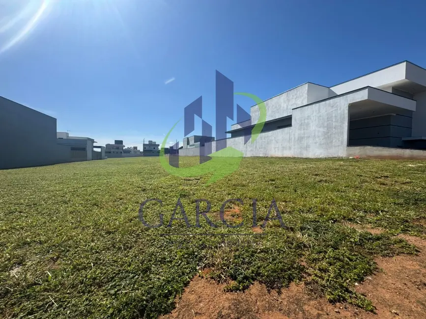 Foto 4 de Terreno / Lote à venda, 330m2 em Estiva Gerbi - SP