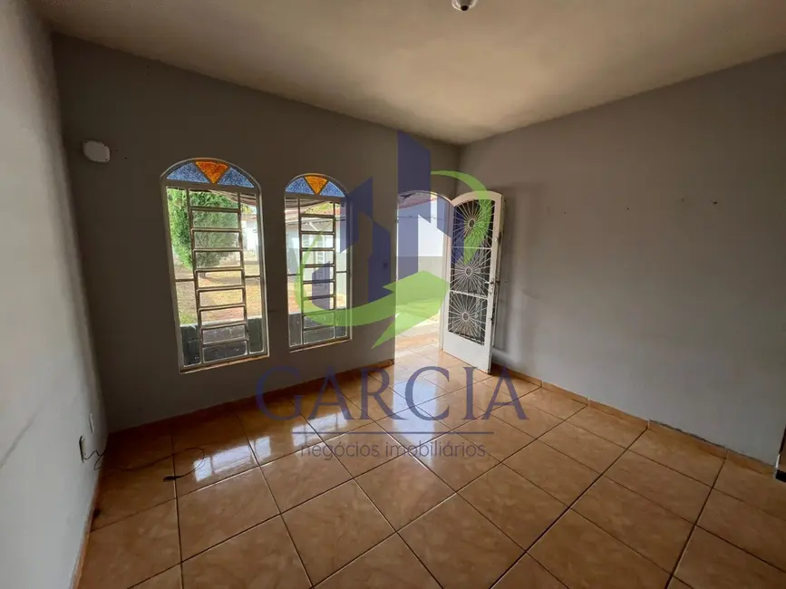 Foto 1 de Casa com 2 quartos para alugar, 70m2 em Vila São Carlos, Mogi Guacu - SP