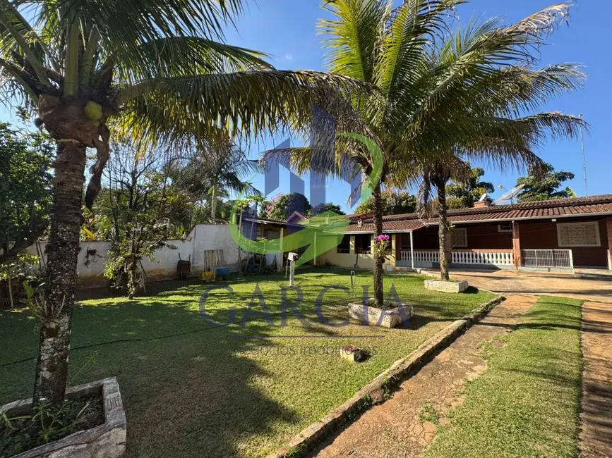 Chácara com 3 quartos à venda, 250m2 em Estiva Gerbi - SP - imagem 3 Foto 3 de Chácara com 3 quartos à venda, 250m2 em Estiva Gerbi - SP