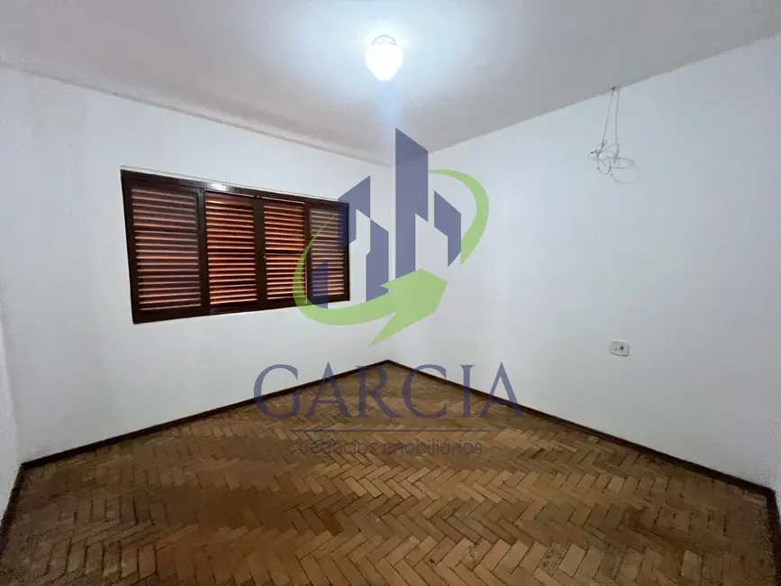 Casa com 2 quartos para alugar, 130m2 em Centro, Mogi Guacu - SP - imagem 4 Foto 4 de Casa com 2 quartos para alugar, 130m2 em Centro, Mogi Guacu - SP