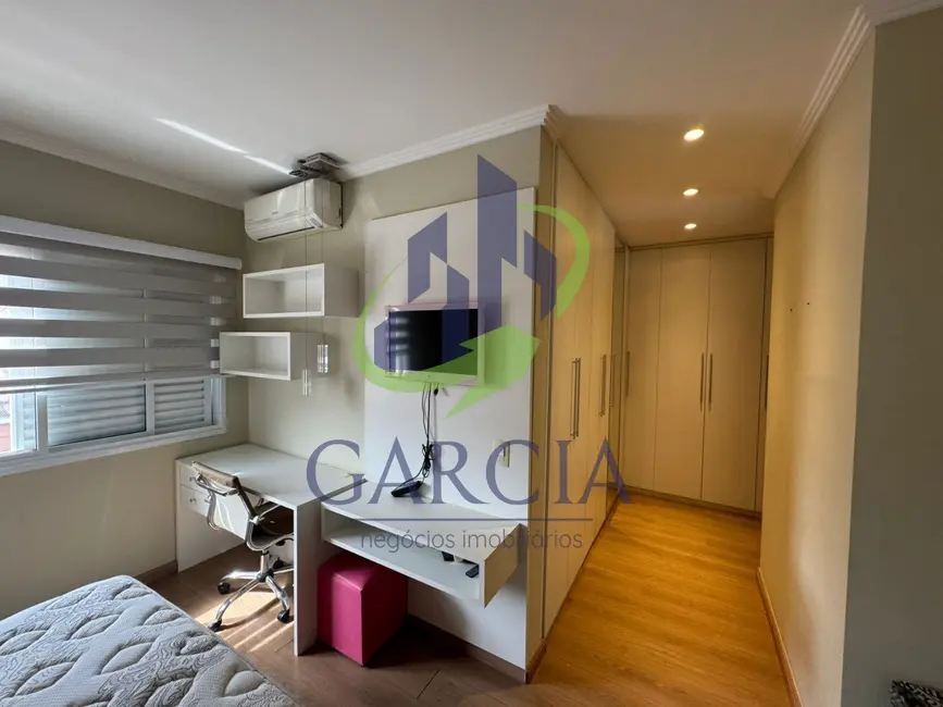 Foto 9 de Casa com 5 quartos à venda, 614m2 em Estiva Gerbi - SP