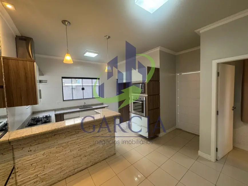 Foto 2 de Casa com 3 quartos para alugar, 145m2 em Jardim Santa Mônica II, Mogi Guacu - SP