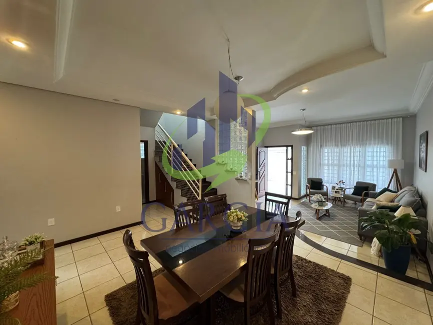 Foto 1 de Casa com 3 quartos à venda, 254m2 em Jardim Centenário, Mogi Guacu - SP