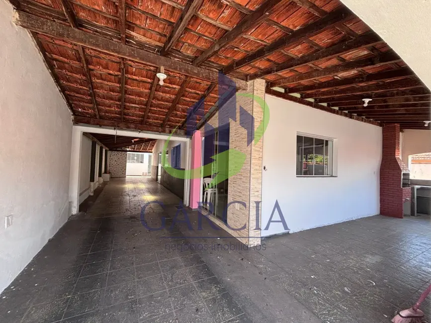 Foto 1 de Casa com 4 quartos à venda, 220m2 em Jardim Bandeirantes, Mogi Guacu - SP