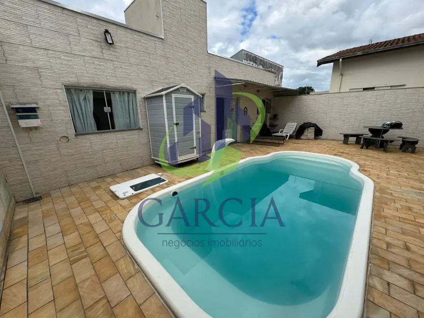 Casa com 4 quartos à venda, 221m2 em Jardim Brasília, Mogi Mirim - SP - imagem 1 Foto 1 de Casa com 4 quartos à venda, 221m2 em Jardim Brasília, Mogi Mirim - SP