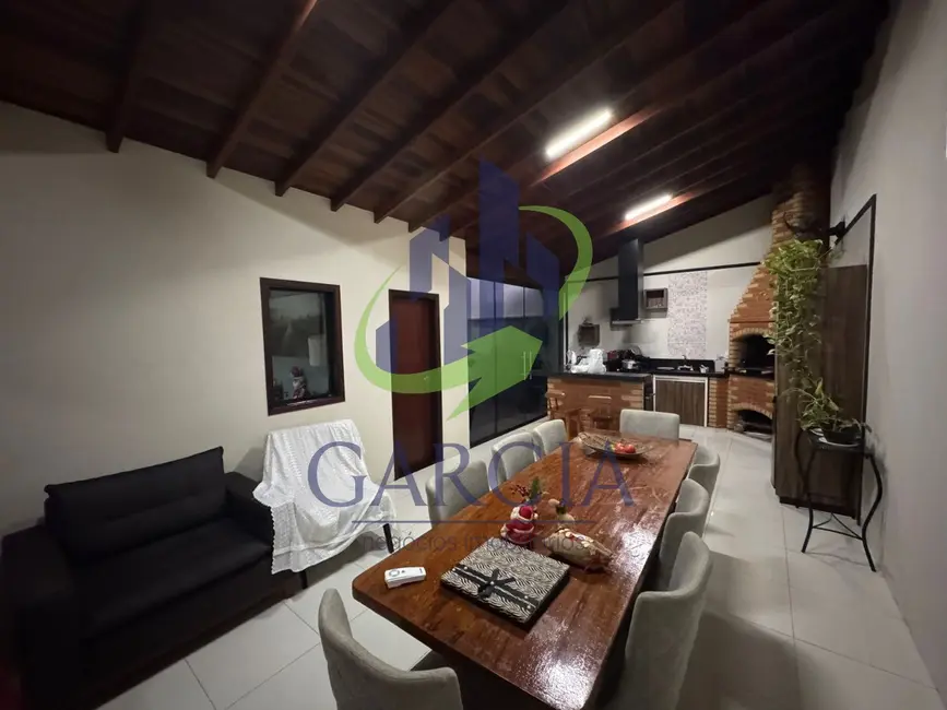 Foto 1 de Casa com 3 quartos à venda, 200m2 em Mogi Guacu - SP