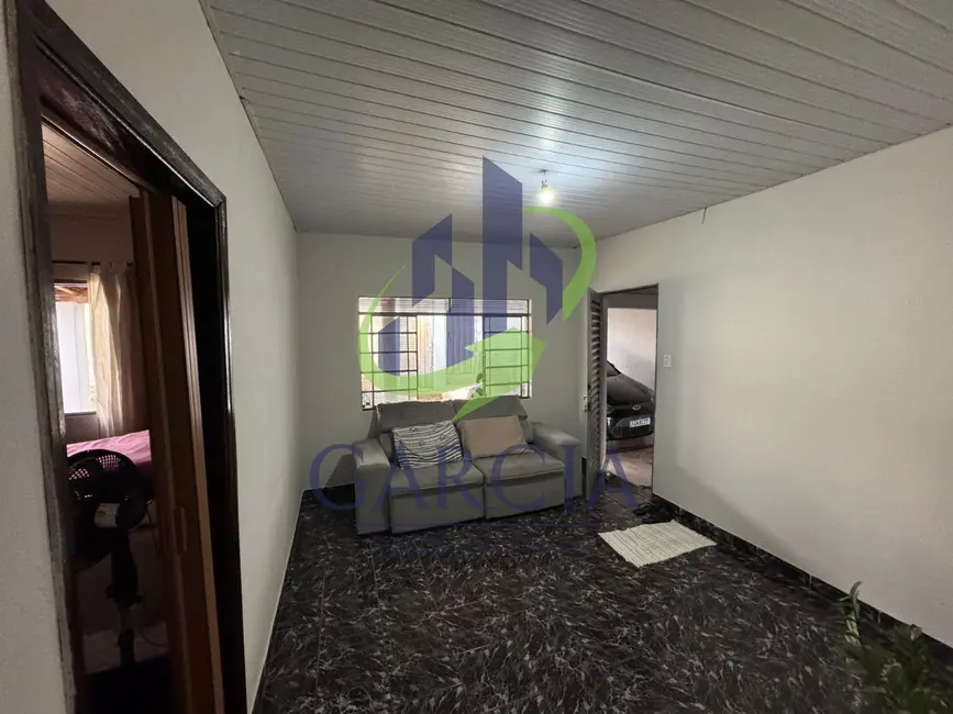 Foto 1 de Casa com 2 quartos à venda, 55m2 em Centro, Estiva Gerbi - SP