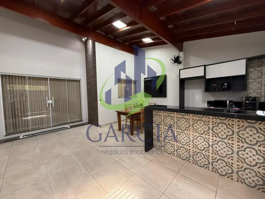 Foto 2 de Casa com 3 quartos à venda, 165m2 em Estiva Gerbi - SP