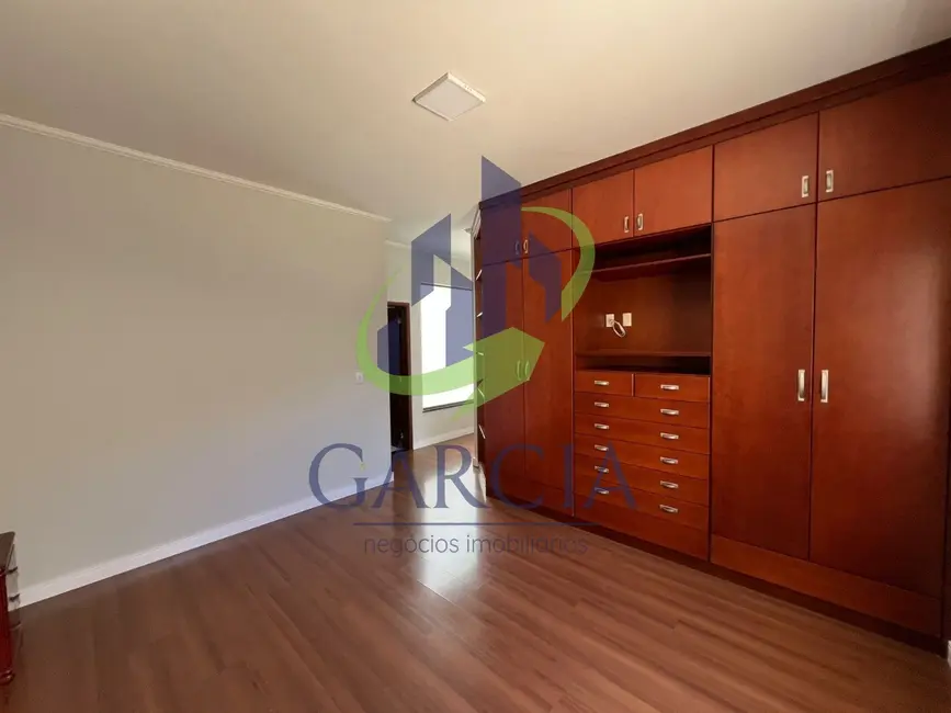 Foto 4 de Casa com 4 quartos para alugar, 208m2 em Parque Guainco, Mogi Guacu - SP