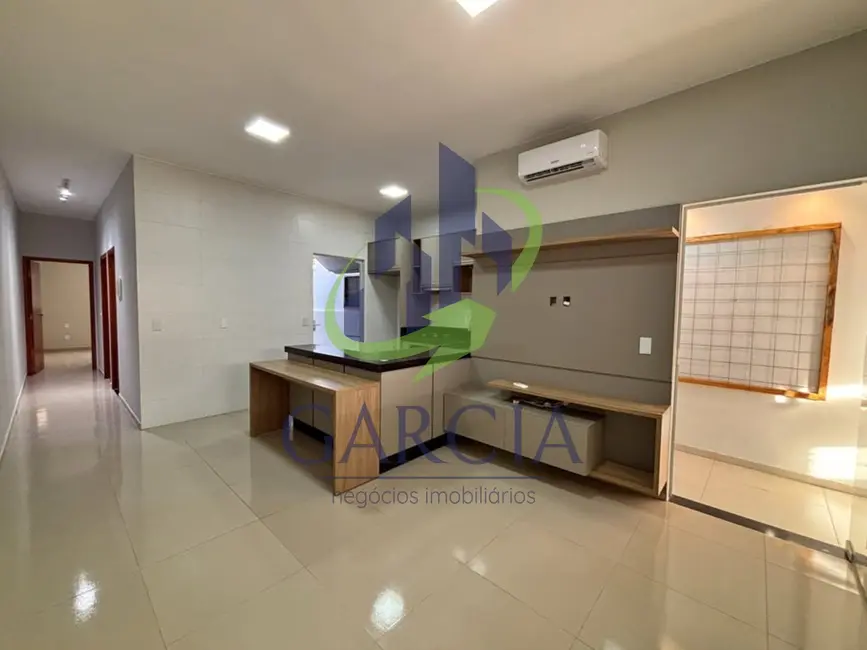 Foto 1 de Casa com 2 quartos para alugar, 60m2 em Jardim Itamaraty, Mogi Guacu - SP