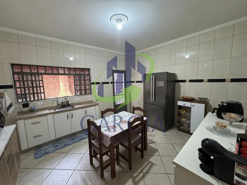 Foto 2 de Casa com 3 quartos à venda, 217m2 em Jardim Guaçuano, Mogi Guacu - SP