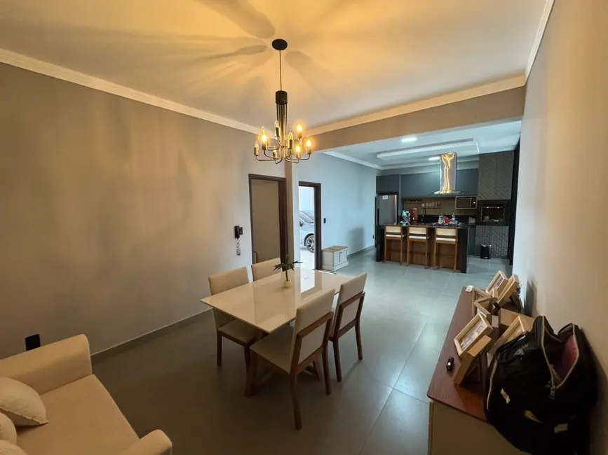 Foto 2 de Casa com 2 quartos à venda, 150m2 em Mogi Guacu - SP