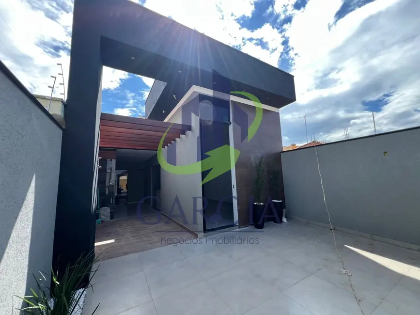 Foto 1 de Casa com 3 quartos à venda, 100m2 em Vila São Carlos, Mogi Guacu - SP