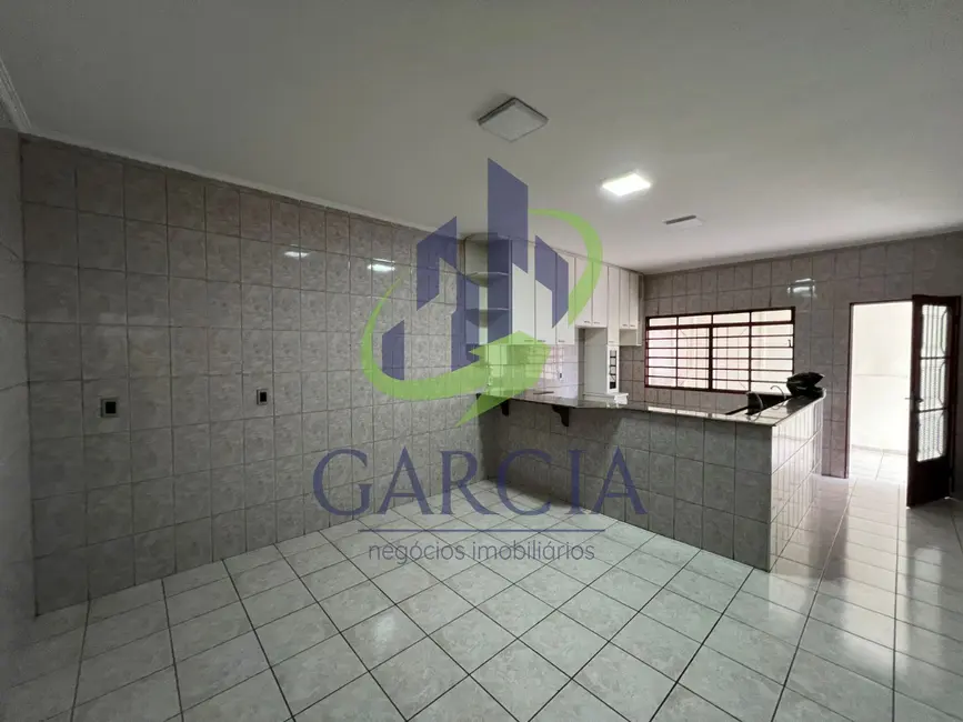 Foto 1 de Casa com 3 quartos para alugar, 200m2 em Jardim Santo Antônio, Mogi Guacu - SP