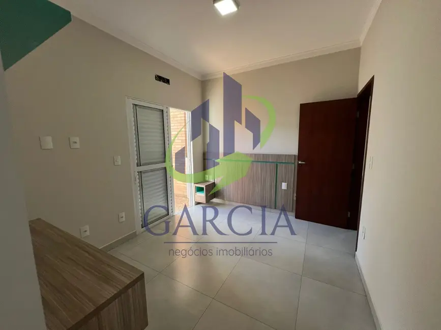 Foto 3 de Casa com 4 quartos para alugar, 160m2 em Parque Cidade Nova, Mogi Guacu - SP