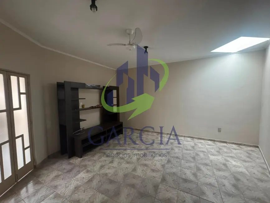 Foto 2 de Casa com 3 quartos à venda, 241m2 em Vila Roberto, Mogi Guacu - SP