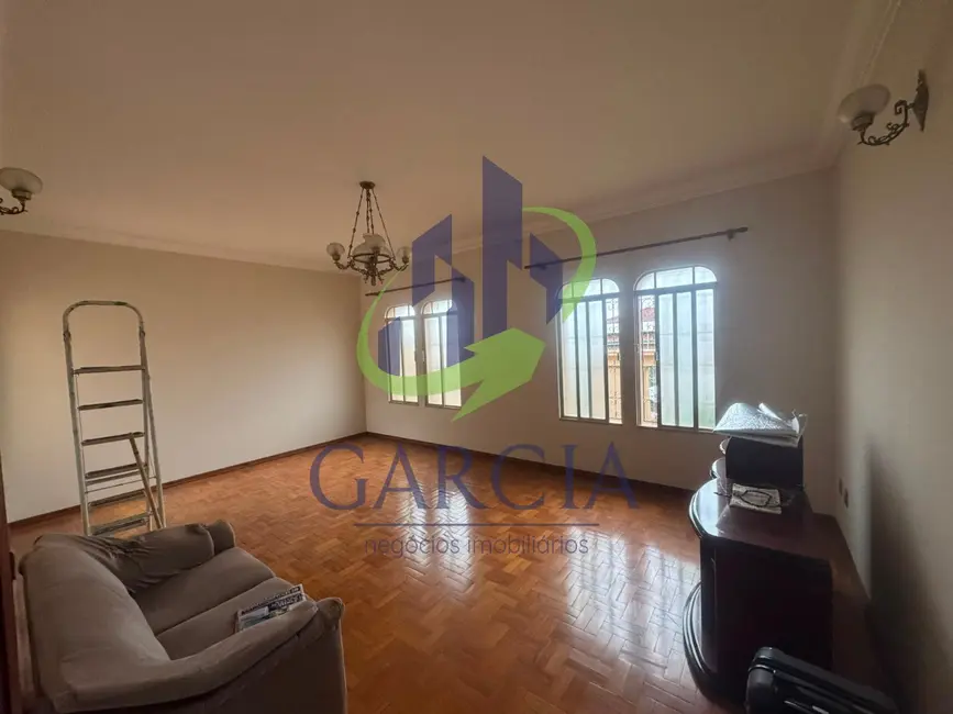 Foto 1 de Casa com 3 quartos à venda, 241m2 em Vila Roberto, Mogi Guacu - SP