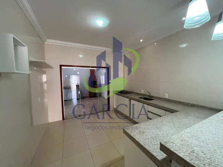 Foto 7 de Casa com 4 quartos para alugar, 146m2 em Jardim Santa Cruz, Mogi Guacu - SP