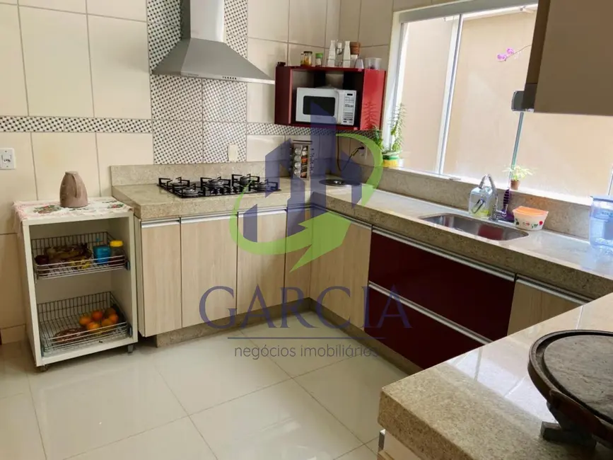 Foto 7 de Casa com 3 quartos à venda, 200m2 em Estiva Gerbi - SP