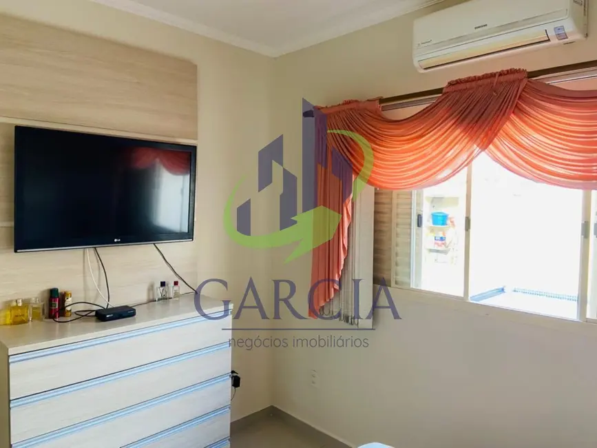 Foto 4 de Casa com 3 quartos à venda, 200m2 em Estiva Gerbi - SP