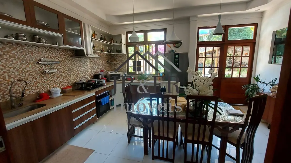 Foto 4 de Casa com 5 quartos à venda, 600m2 em Camacari - BA