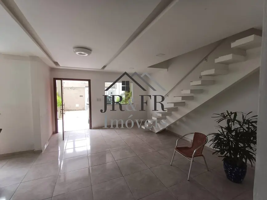 Foto 4 de Casa com 3 quartos à venda, 200m2 em Camacari - BA