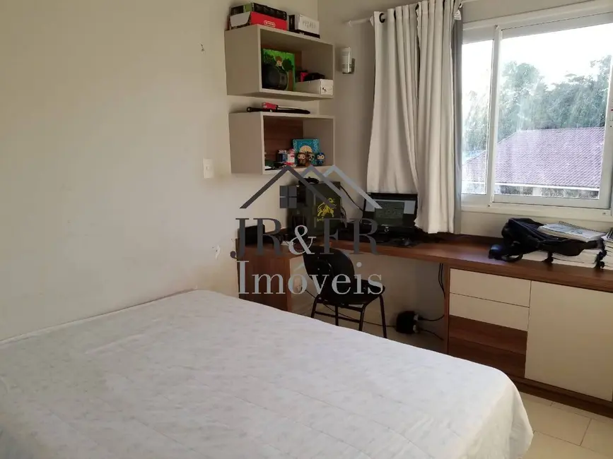 Casa com 3 quartos à venda, 180m2 em Buraquinho, Lauro De Freitas - BA - imagem 7 Foto 7 de Casa com 3 quartos à venda, 180m2 em Buraquinho, Lauro De Freitas - BA