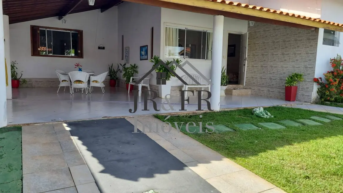 Foto 1 de Casa com 7 quartos à venda, 450m2 em Camacari - BA