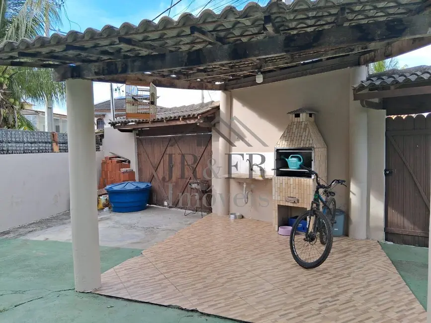 Foto 2 de Casa com 4 quartos à venda, 220m2 em Camacari - BA