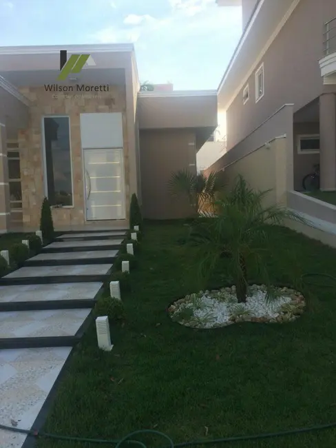 Casa com 3 quartos à venda, 300m2 em Medeiros, Jundiai - SP - imagem 3 Foto 3 de Casa com 3 quartos à venda, 300m2 em Medeiros, Jundiai - SP