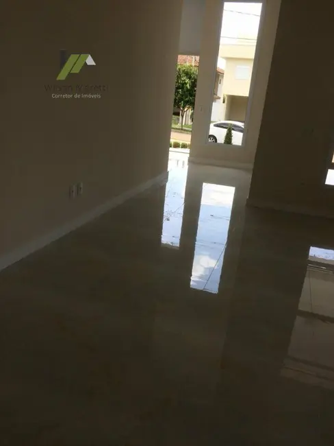 Casa com 3 quartos à venda, 300m2 em Medeiros, Jundiai - SP - imagem 4 Foto 4 de Casa com 3 quartos à venda, 300m2 em Medeiros, Jundiai - SP