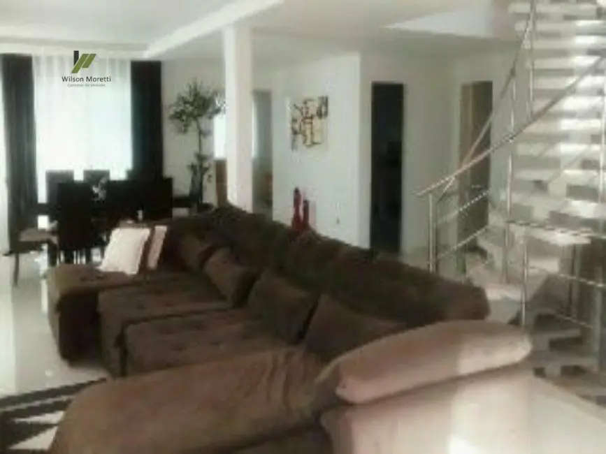 Casa com 3 quartos à venda, 431m2 em Medeiros, Jundiai - SP - imagem 6 Foto 6 de Casa com 3 quartos à venda, 431m2 em Medeiros, Jundiai - SP