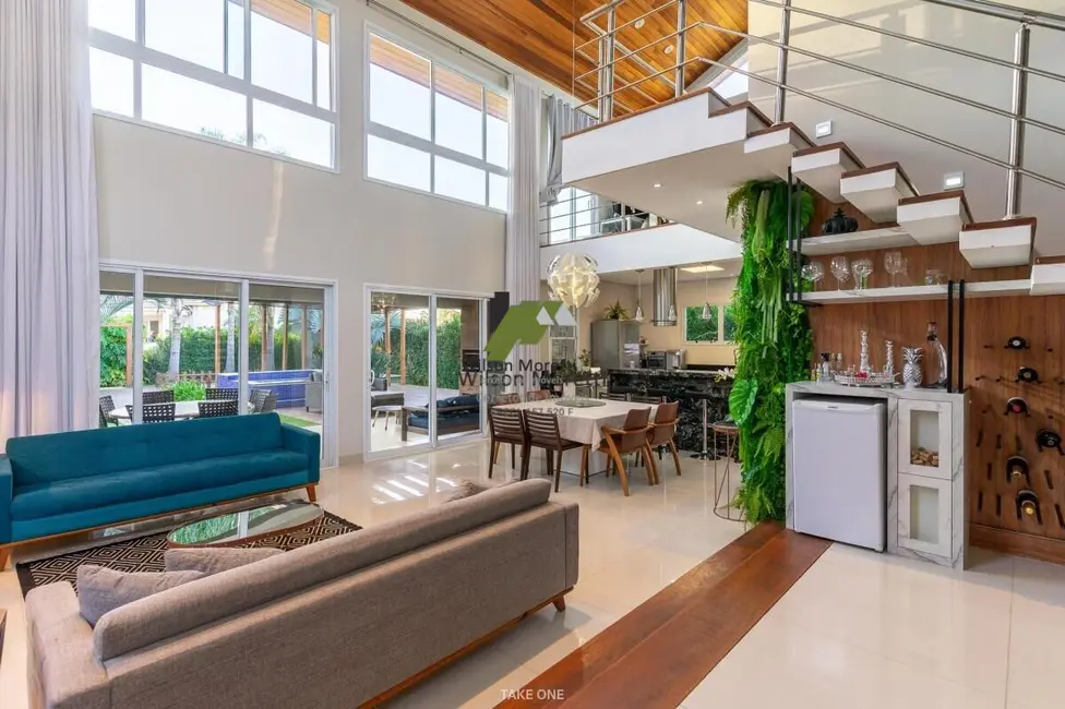 Casa com 3 quartos à venda, 313m2 em Vinhedo - SP - imagem 2 Foto 2 de Casa com 3 quartos à venda, 313m2 em Vinhedo - SP